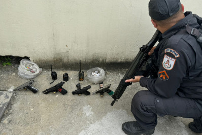 Criminosos foram presos durante operação na Vila Ruth, em Meriti