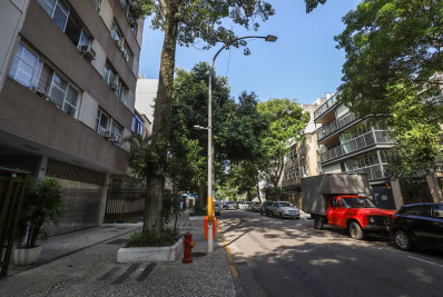 Porteiro morto ao encostar em poste na Zona Sul será enterrado nesta terça-feira