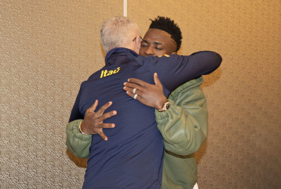 Vini Jr celebra duelos contra europeus: 'Sempre bom jogar contra os melhores'