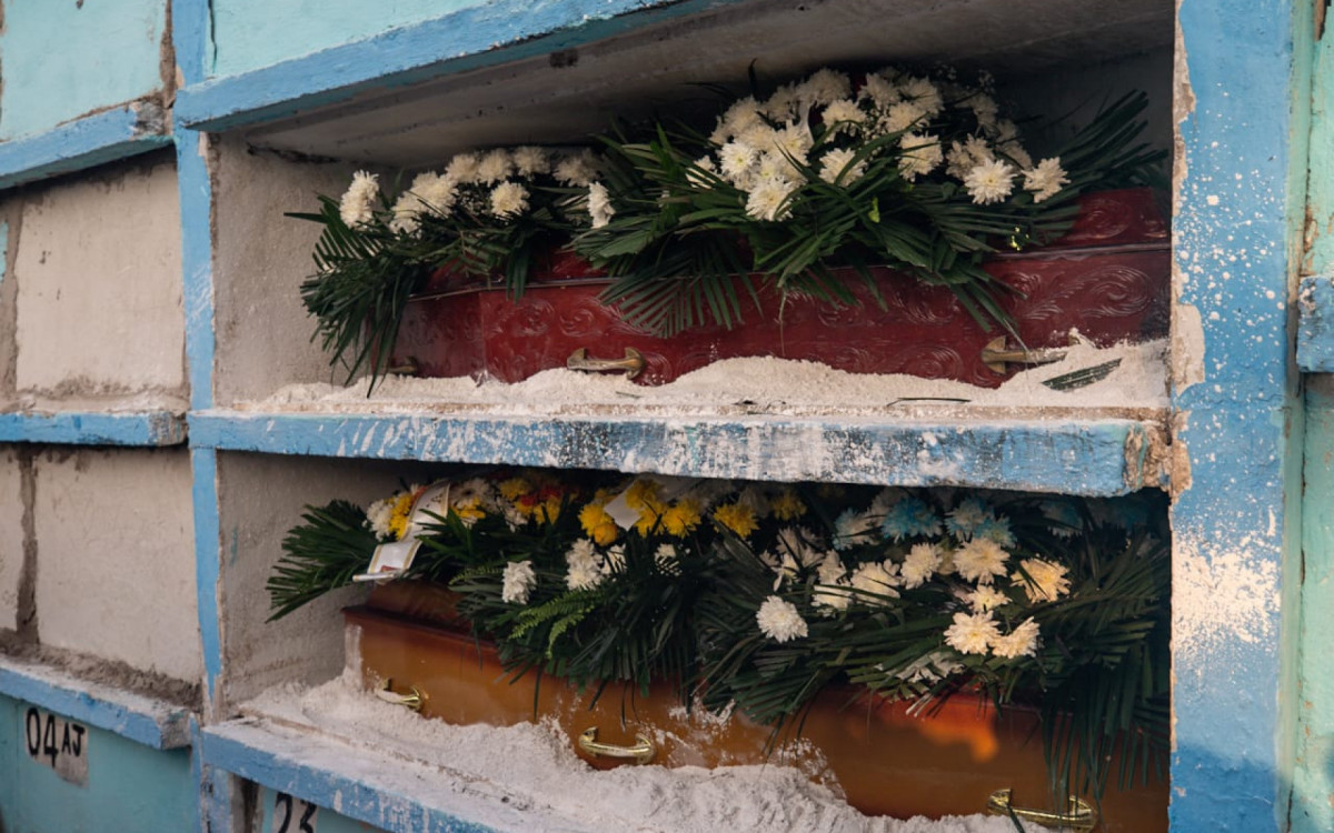 Corpo do bebê foi colocado no mesmo caixão da mãe, Rayssa