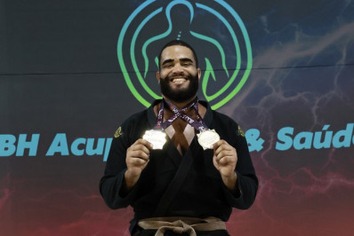 Faixa-marrom brilha contra faixas-preta e fatura ouro duplo no BJJ Storm 7