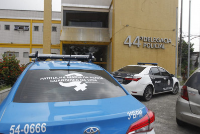 Homem mantém mulher refém no Engenho da Rainha