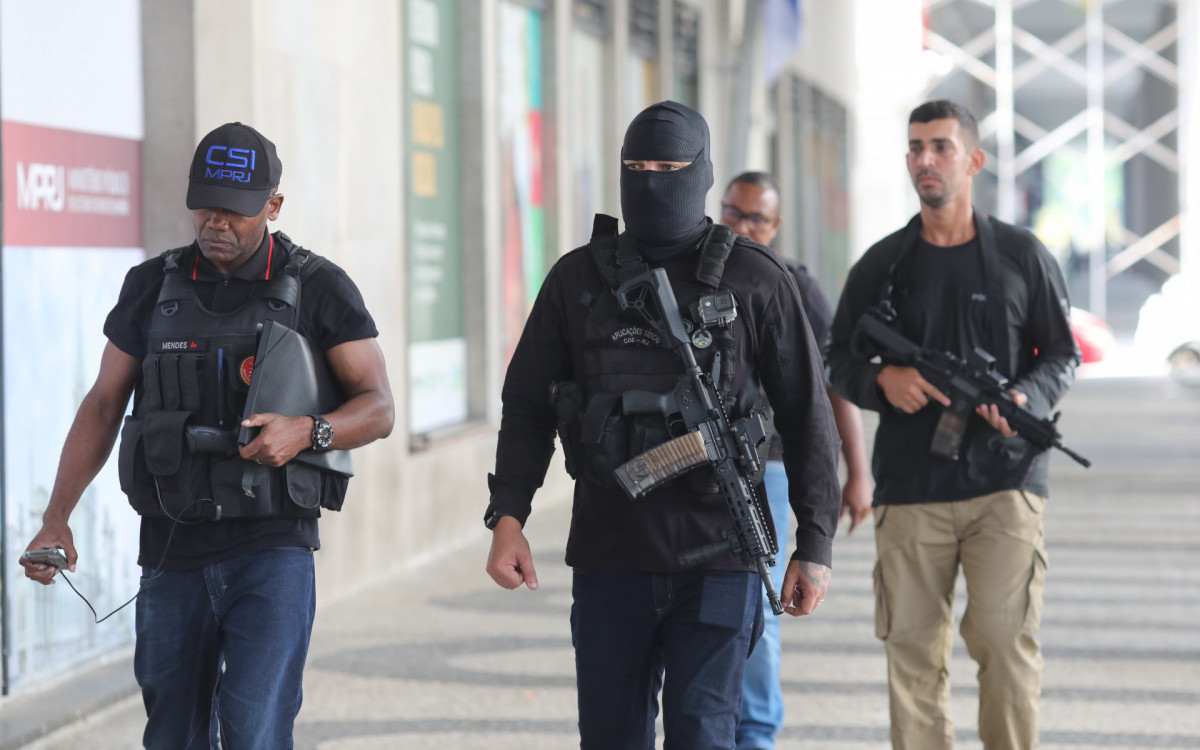 Agentes fizeram uma opera&ccedil;&atilde;o contra policiais envolvidos com jogo do bicho nesta quarta-feira 