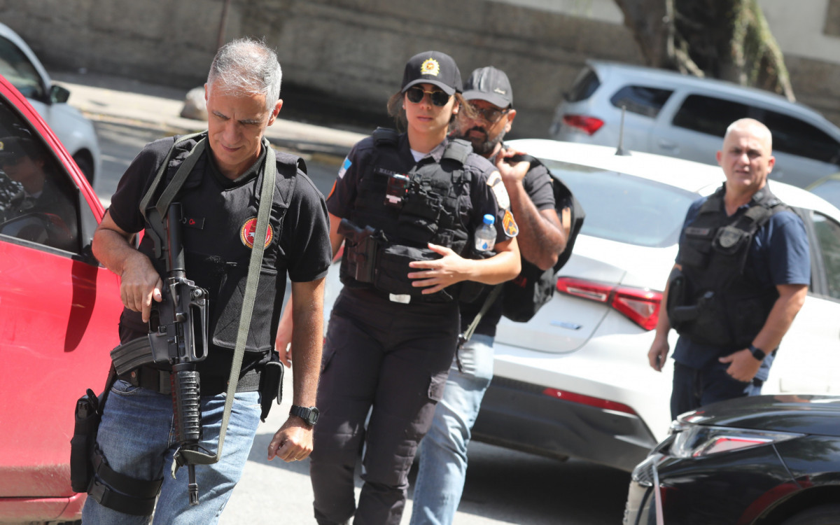 Agentes fizeram uma opera&ccedil;&atilde;o contra policiais envolvidos com jogo do bicho nesta quarta-feira 