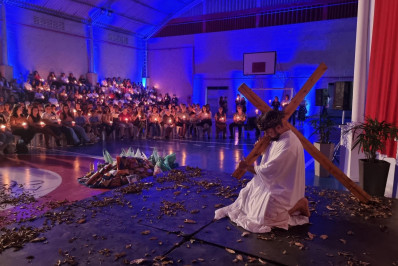 Celebração da Via-Sacra: reflexões sobre fraternidade e amizade social