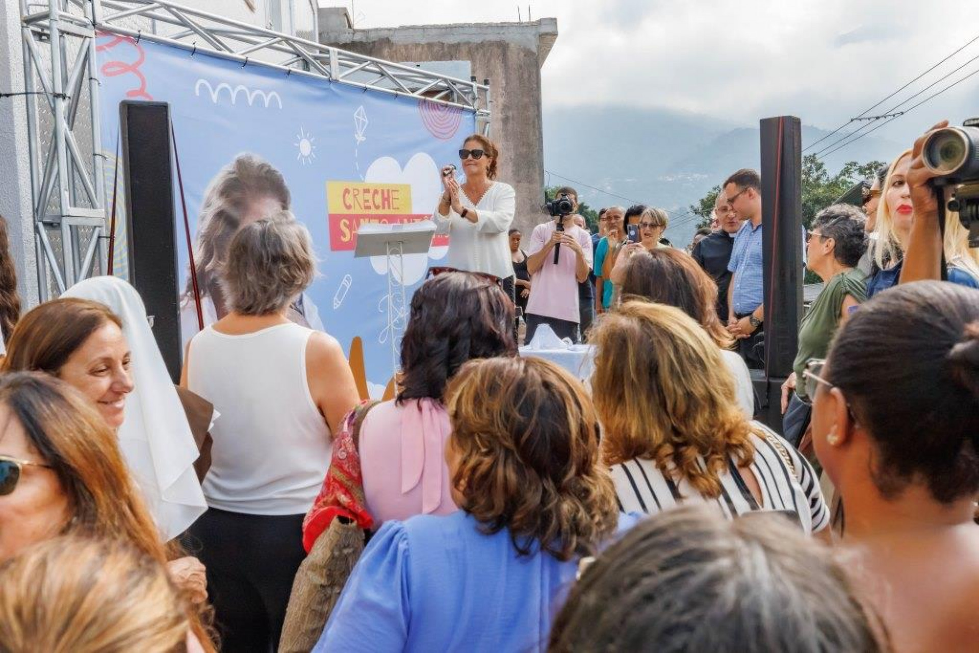 A cantora Joanna prestigiou a inauguração com uma apresentação para o público presente - BRUNO NEPOMUCENO