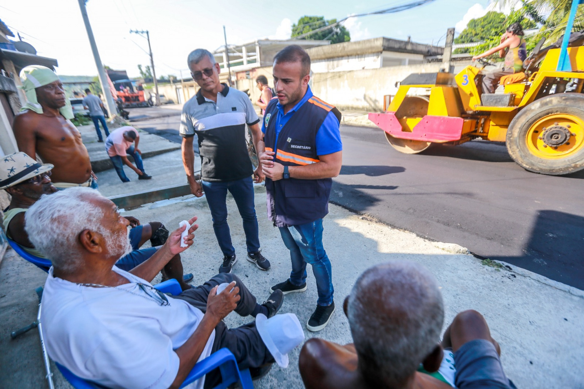 Moradores conversaram com o secretário Matheus carneiro sobre as demandas do bairro - Rafael Barreto/PMBR