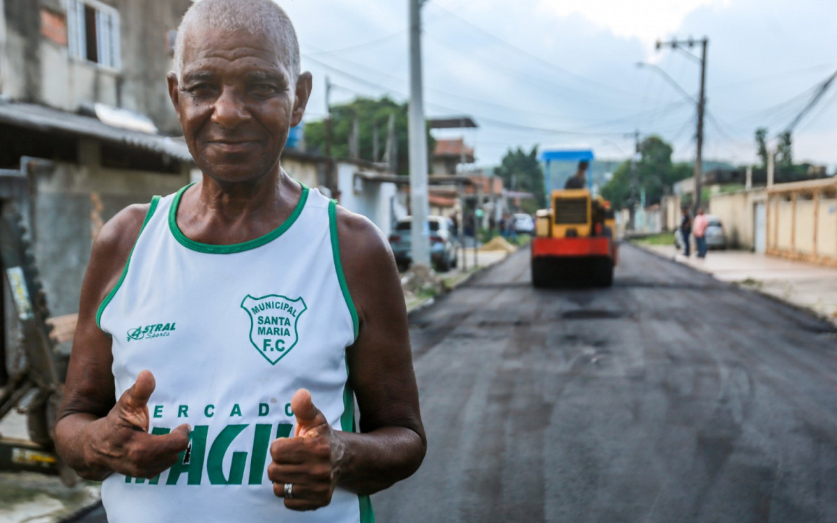 Morador de São Bernardo desde 1965, Walter dos Santos, ficou contente com a chegada da pavimentação na Rua Paraguaçu