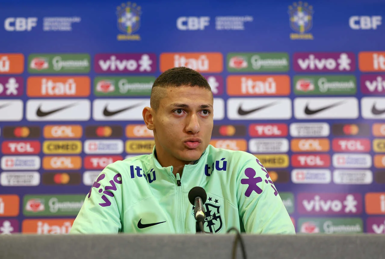 Richarlison n&atilde;o treina, e Dorival mant&eacute;m sigilo total sobre escala&ccedil;&atilde;o da Sele&ccedil;&atilde;o