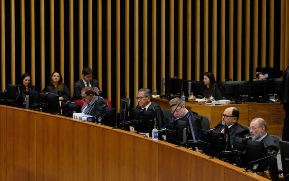 STF nega habeas corpus a Robinho, que pode ser preso a qualquer momento