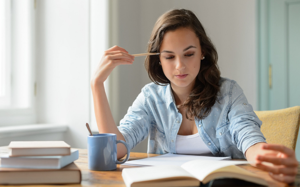 Os v&iacute;cios de linguagem podem ocorrer por v&aacute;rios motivos (Imagem: baranq | Shutterstock)