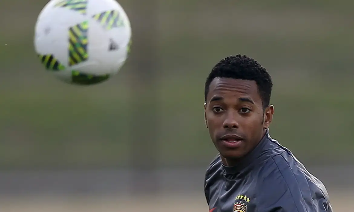 Defesa de Robinho entra com HC no Supremo contra pris&atilde;o por estupro