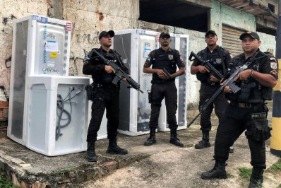 PM recupera eletrodomésticos roubados no Maringá em Belford Roxo