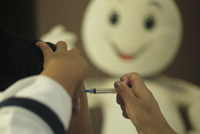 Estações de metrô no Centro e na Tijuca recebem pontos de vacinação contra a gripe