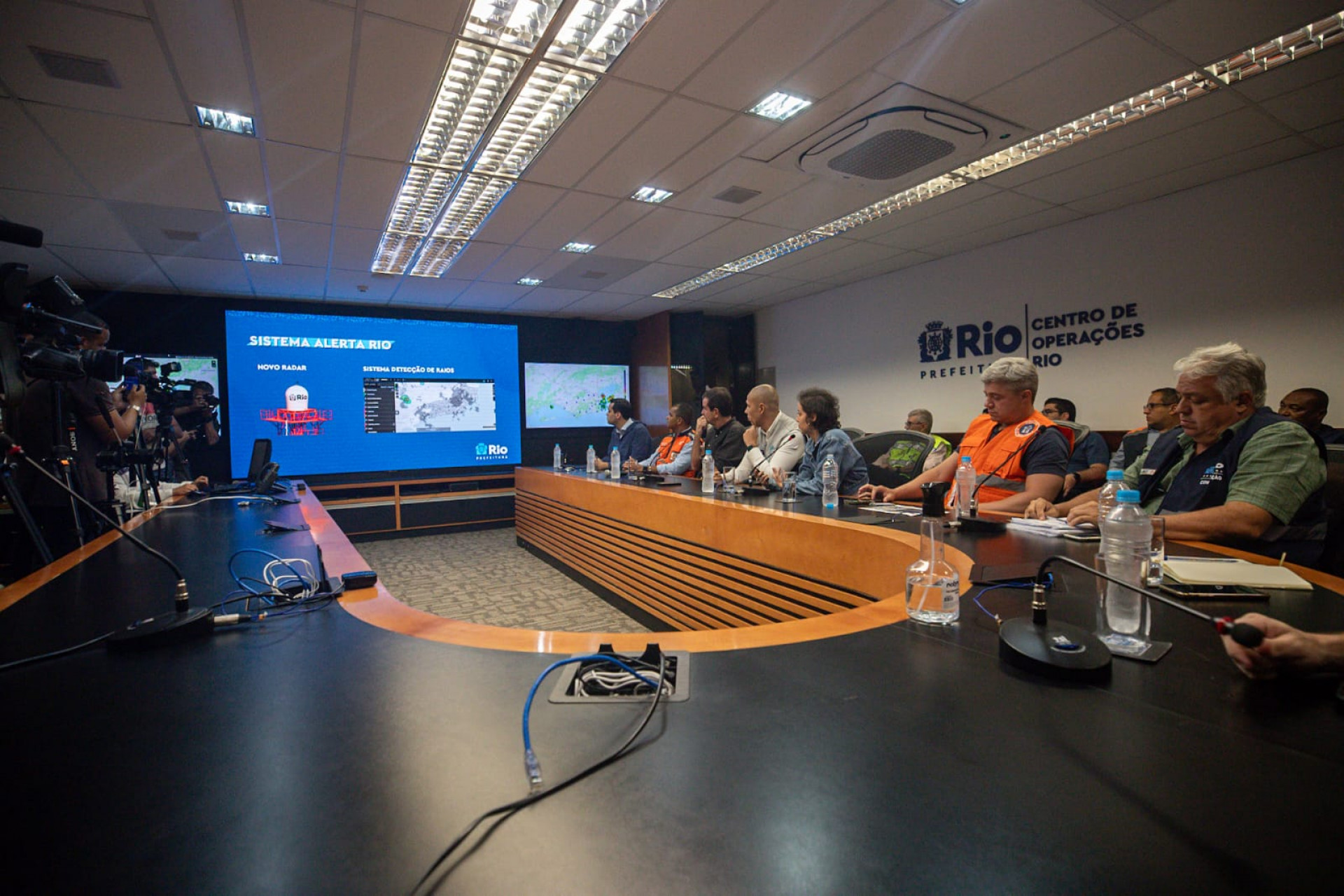 Eduardo Paes realizou coletiva para explicar detalhes da operação de prevenção a chuva no Rio - Renan Areias / Agência O Dia