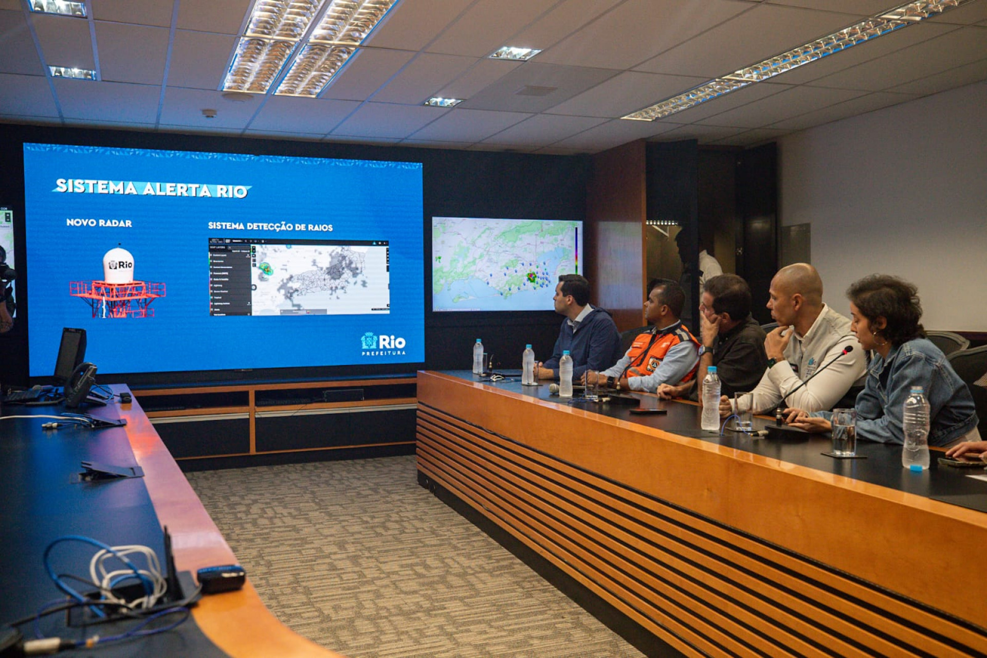 Eduardo Paes realizou coletiva para explicar detalhes da operação de prevenção a chuva no Rio - Renan Areias / Agência O Dia