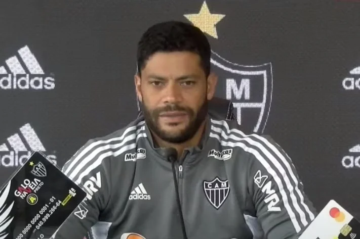 Hulk usa redes sociais para mandar recado a Felip&atilde;o