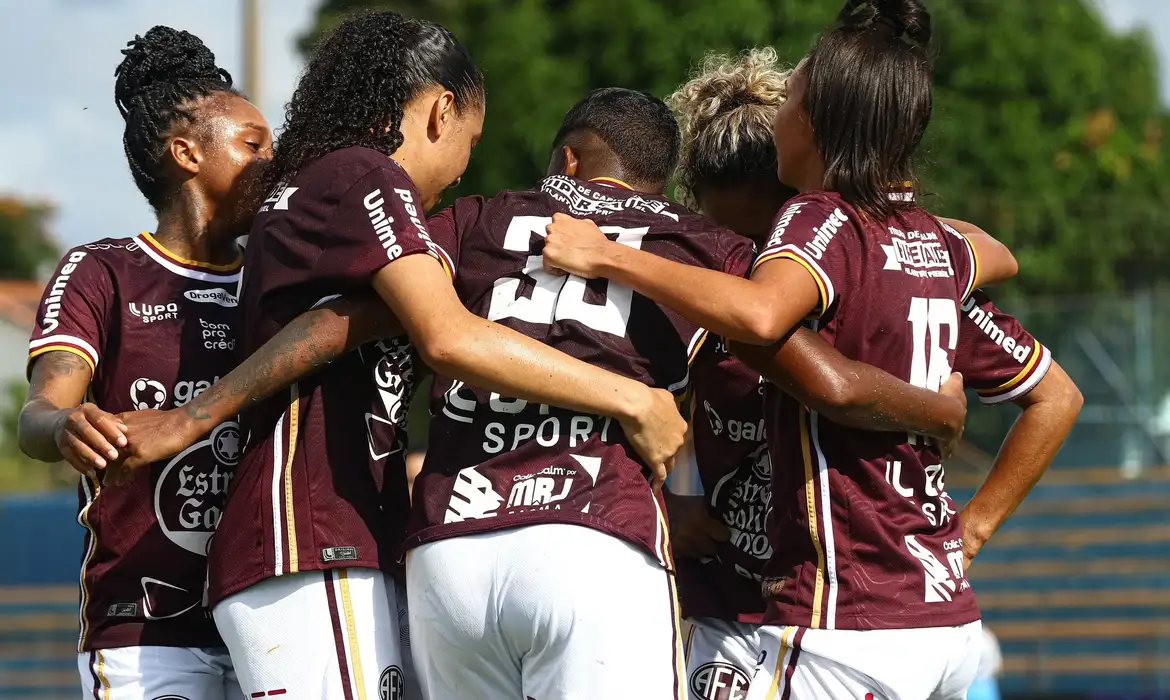 Brasileir&atilde;o Feminino: Ferrovi&aacute;ria denuncia ass&eacute;dio em jogo contra Real