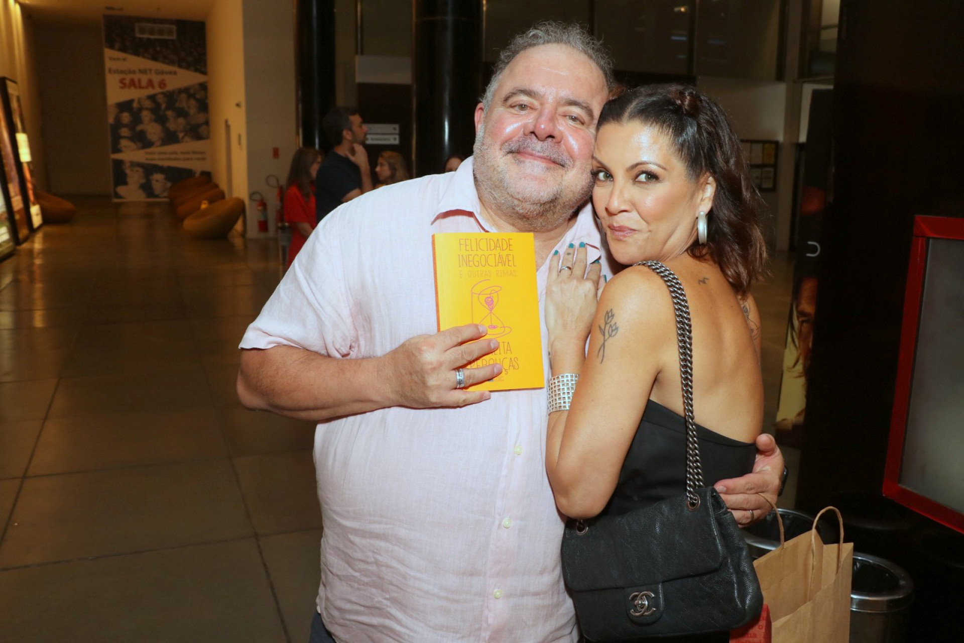 LThalita rebouças posa com Leo Jaime no lançamento do seu novo livro - Rogerio Fidalgo / Agnews