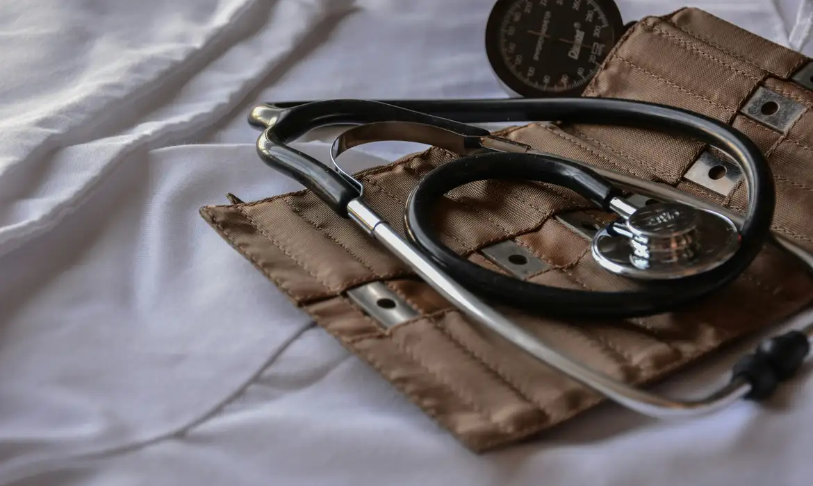 Brasil tem quase dois casos por dia de exerc&iacute;cio ilegal da medicina