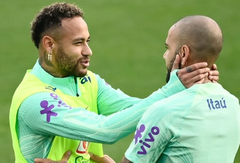 Pai de Neymar nega ajuda na fian&ccedil;a de Daniel Alves: ‘Assunto que n&atilde;o nos compete mais’