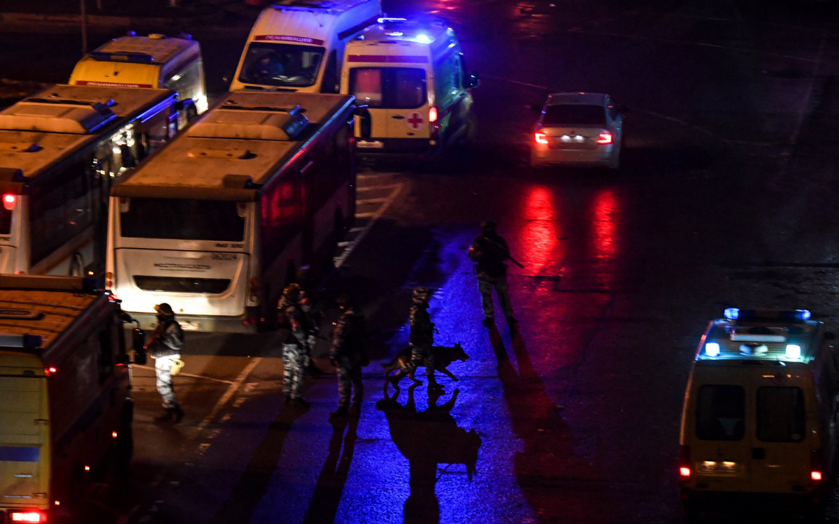Rússia: ataque a tiros em casa de shows deixa mortos e feridos