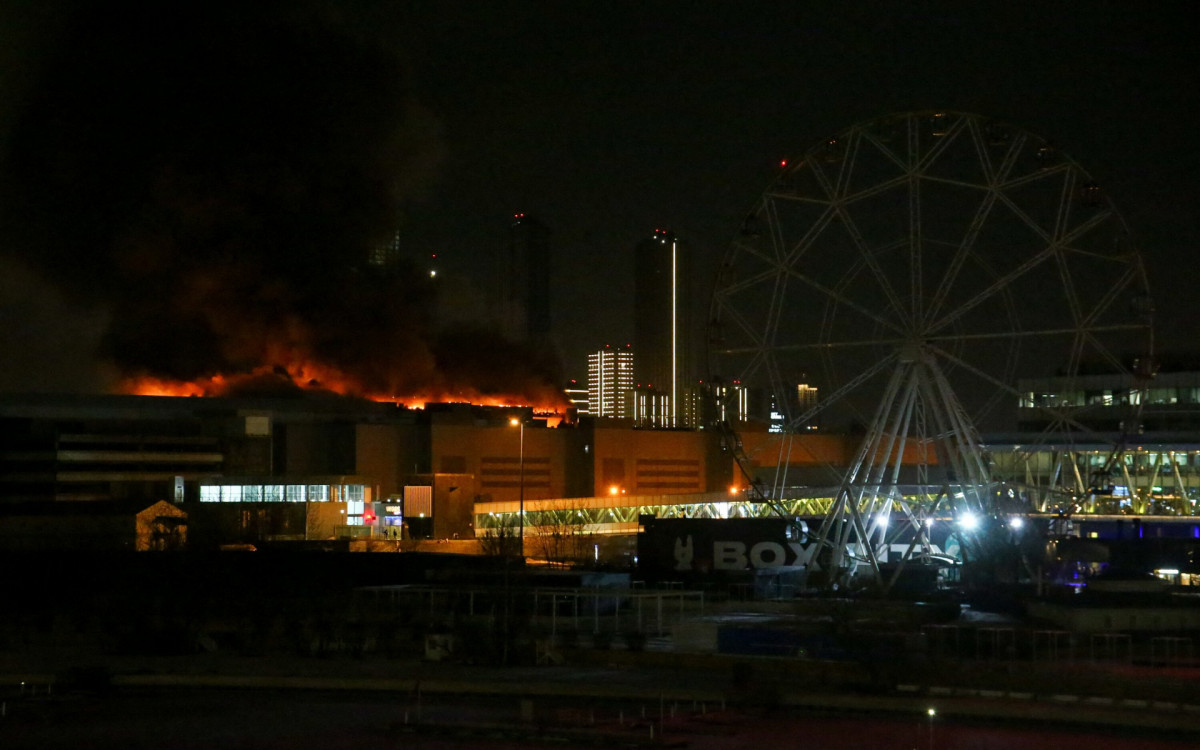 Rússia: ataque a tiros em casa de shows deixa mortos e feridos