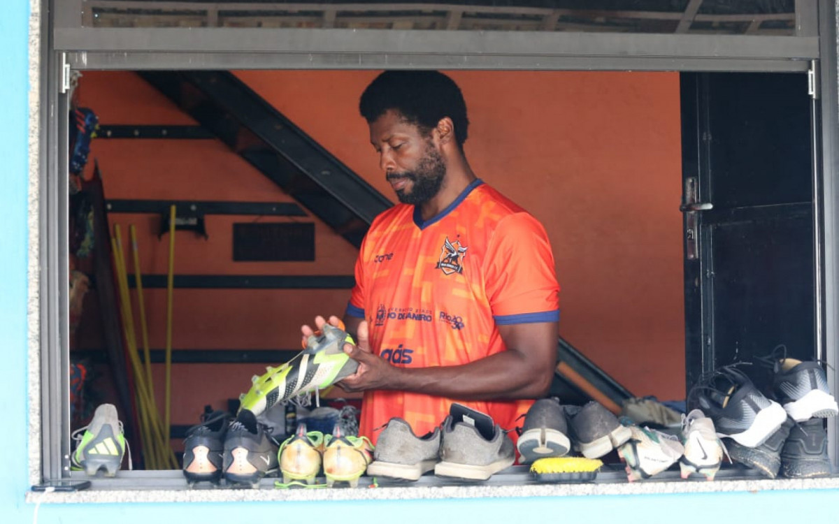 O roupeiro do Nova Iguaçu 'Nem' está com expectativas altas para a decisão do título - Cleber Mendes / Agência O Dia