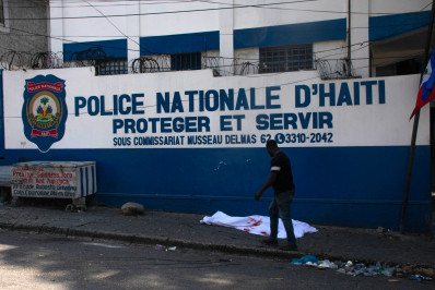 Violência em massa na capital força haitianos a fugiram da capital