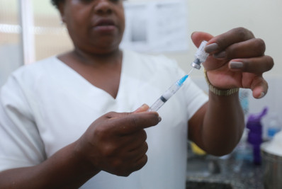 Atraso na compra da vacina da covid-19 adia campanha e deixa Estados sem doses