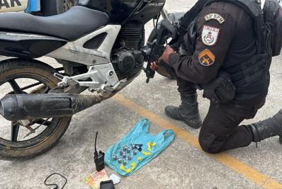 Apreensão por tráfico durante operação policial em Macaé