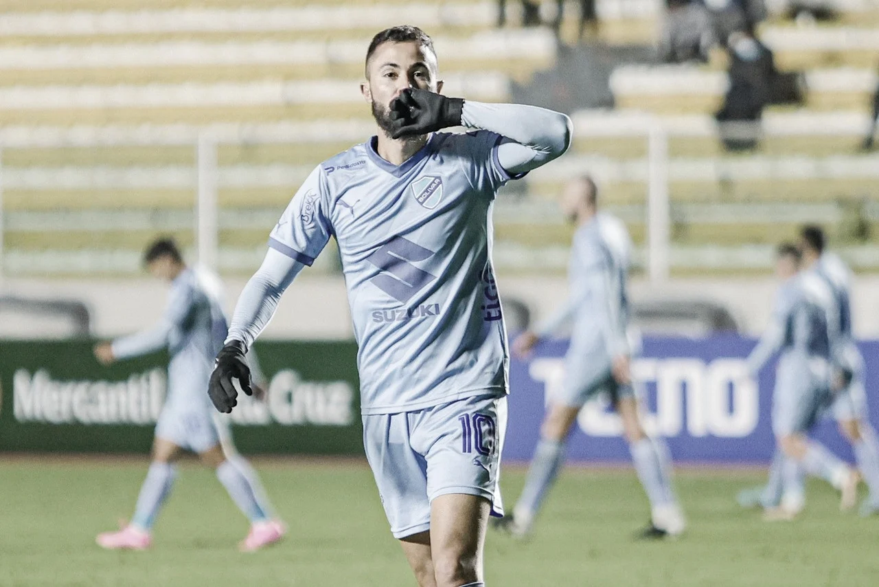 Atacante do Bolívar projeta duelo contra o Flamengo e avisa: 'Também é difícil jogar contra nós'