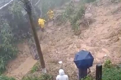 Chuvas já causaram 109 ocorrências em Petrópolis desde a noite de quinta-feira, segundo a Defesa Civil