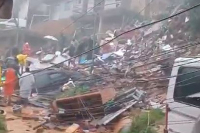 Corpo de Bombeiros confirma três mortes em Petrópolis em decorrência de deslizamentos