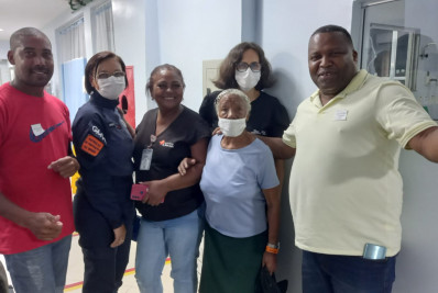 Patrulha do Idoso e Hospital do Retiro auxiliam na volta para casa de mulher de 92 anos