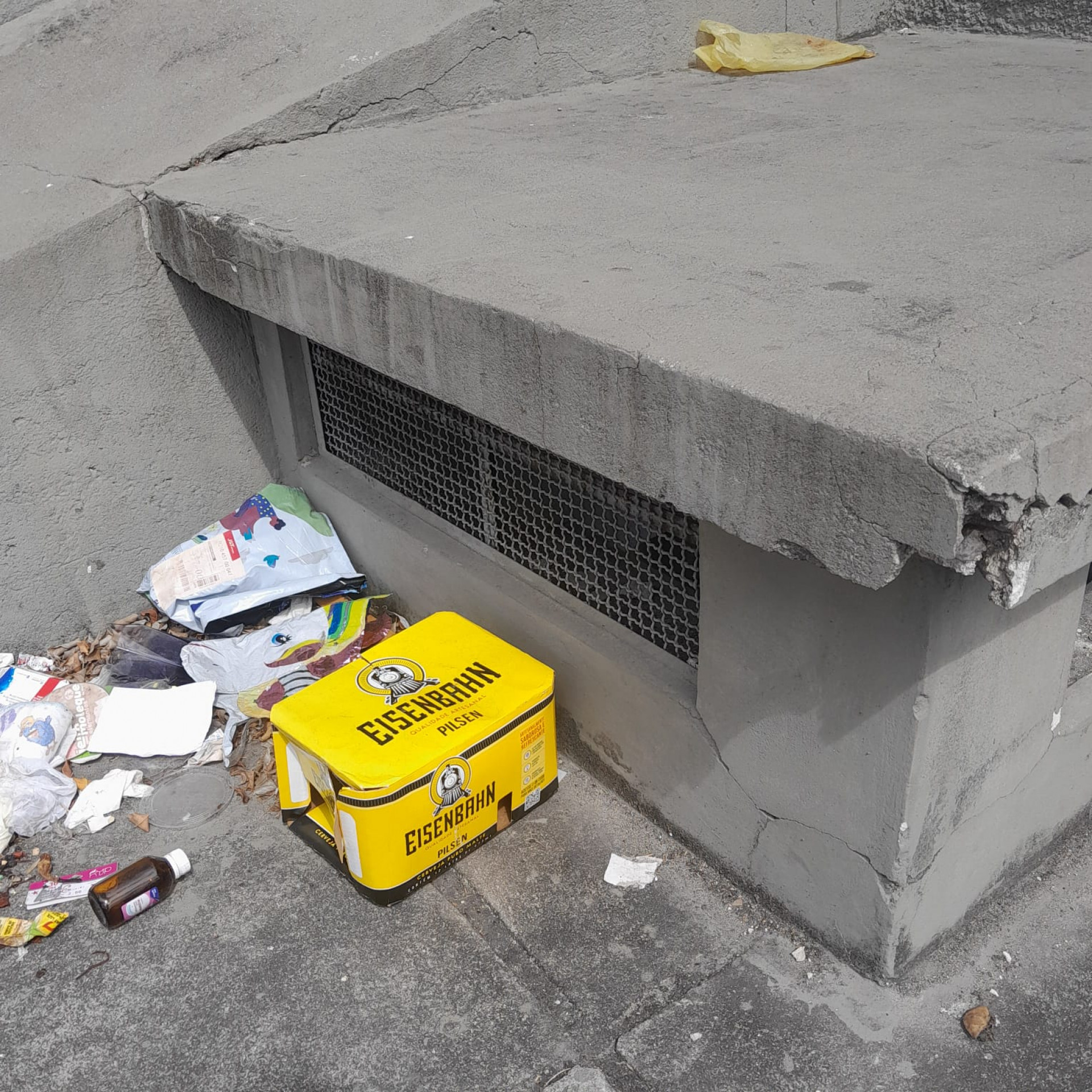 Criminosos entraram por saída de ventilação  - Reprodução