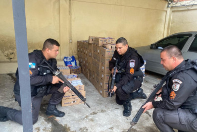 Polícia Militar recupera carga roubada de alimentos em Belford Roxo