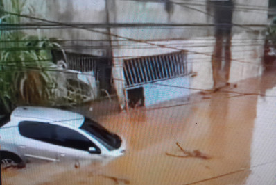 Volume de chuvas diminui, mas Defesa Civil orienta que alerta máximo é mantido