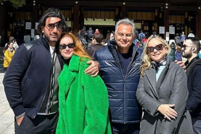 Fotos! Marina Ruy Barbosa viaja para Tóquio com os pais e o noivo