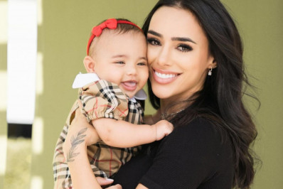 Bruna Biancardi compartilha cliques fofos com a filha em viagem para a Arábia Saudita