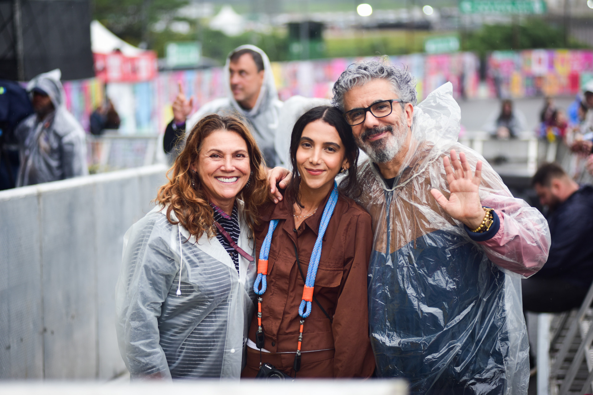 Daniela Gavassi, Zé Luiz, pais de Manu Gavassi, e a irmã Catarina Gavassi, prestigiaram a cantora que se apresentou no Lollapalooza neste sábado (23) - Leo Franco/ AgNews