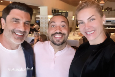 Ana Hickmann e Edu Guedes posam ao lado de Gil do Vigor: 'Amamos te conhecer'