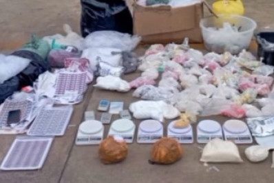 PM estoura refinaria do tráfico em Volta Redonda, com 12 quilos de cocaína