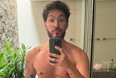 Eliezer mostra corpo sarado e brinca: 'Quero biscoito'