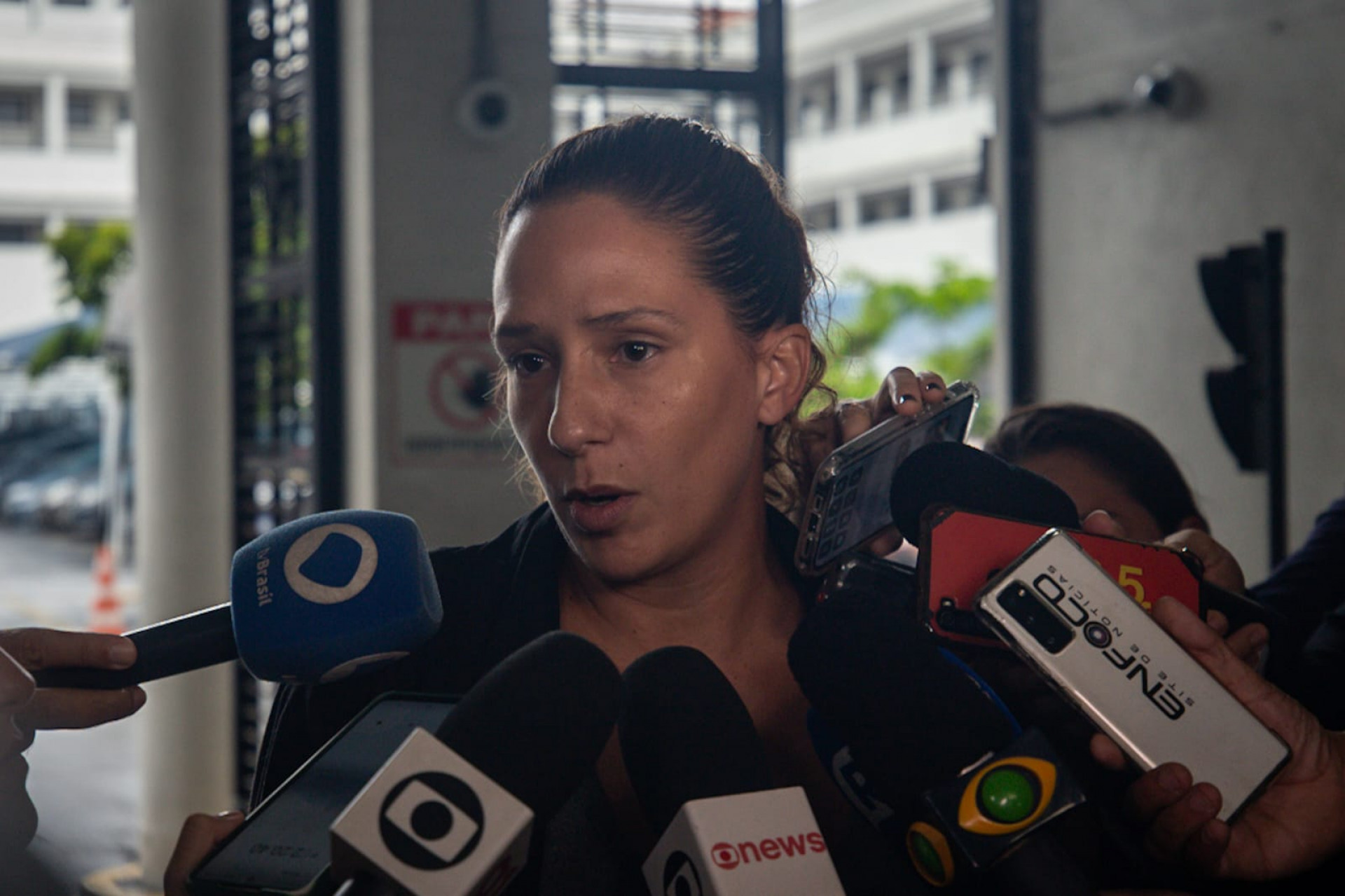 Mônica Benício e Ágatha Arnaus, viúvas de Marielle e Anderson, falam sobre prisões deste domingo (24) - Renan Areias / Agência O Dia