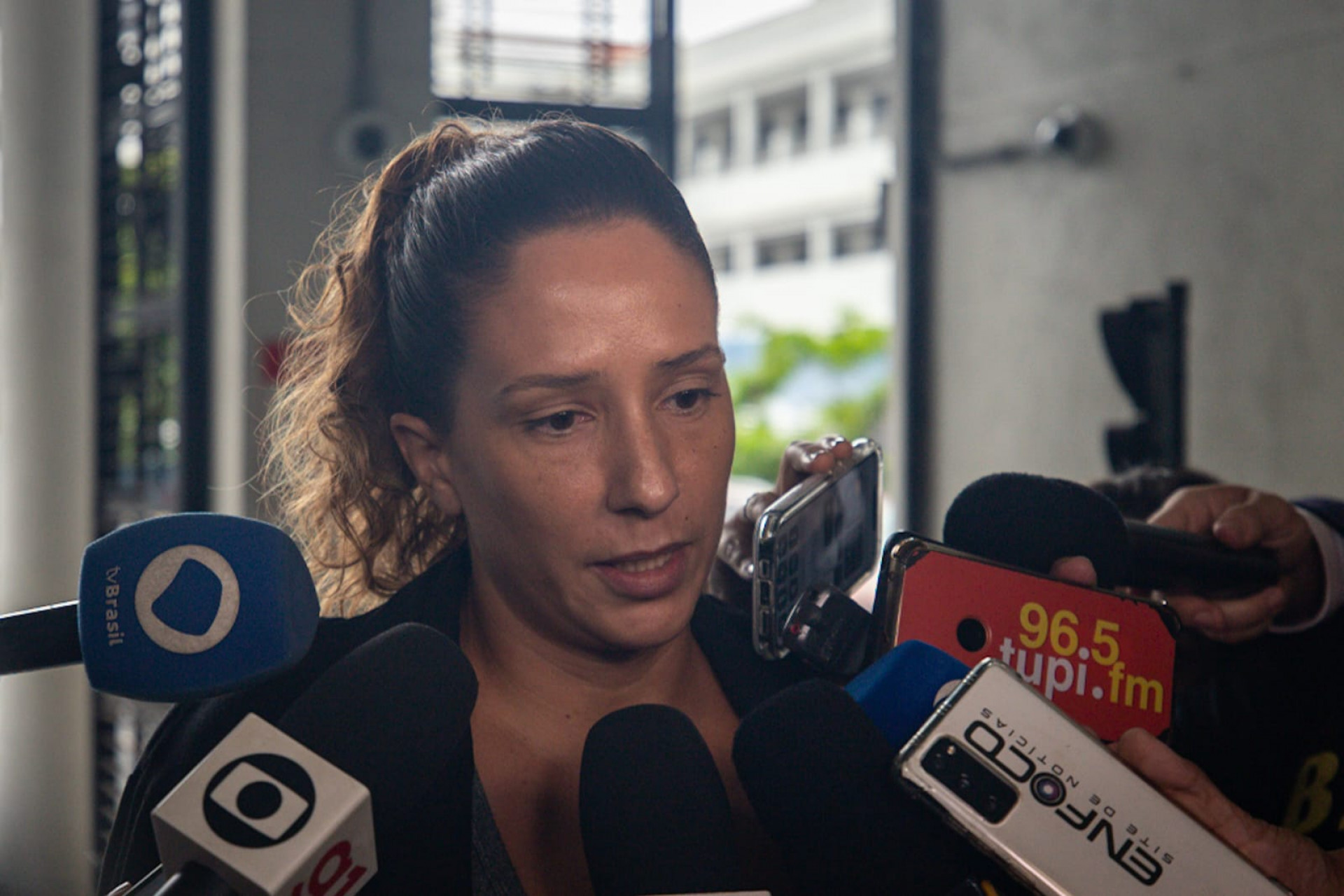 Mônica Benício e Ágatha Arnaus, viúvas de Marielle e Anderson, falam sobre prisões deste domingo (24) - Renan Areias / Agência O Dia