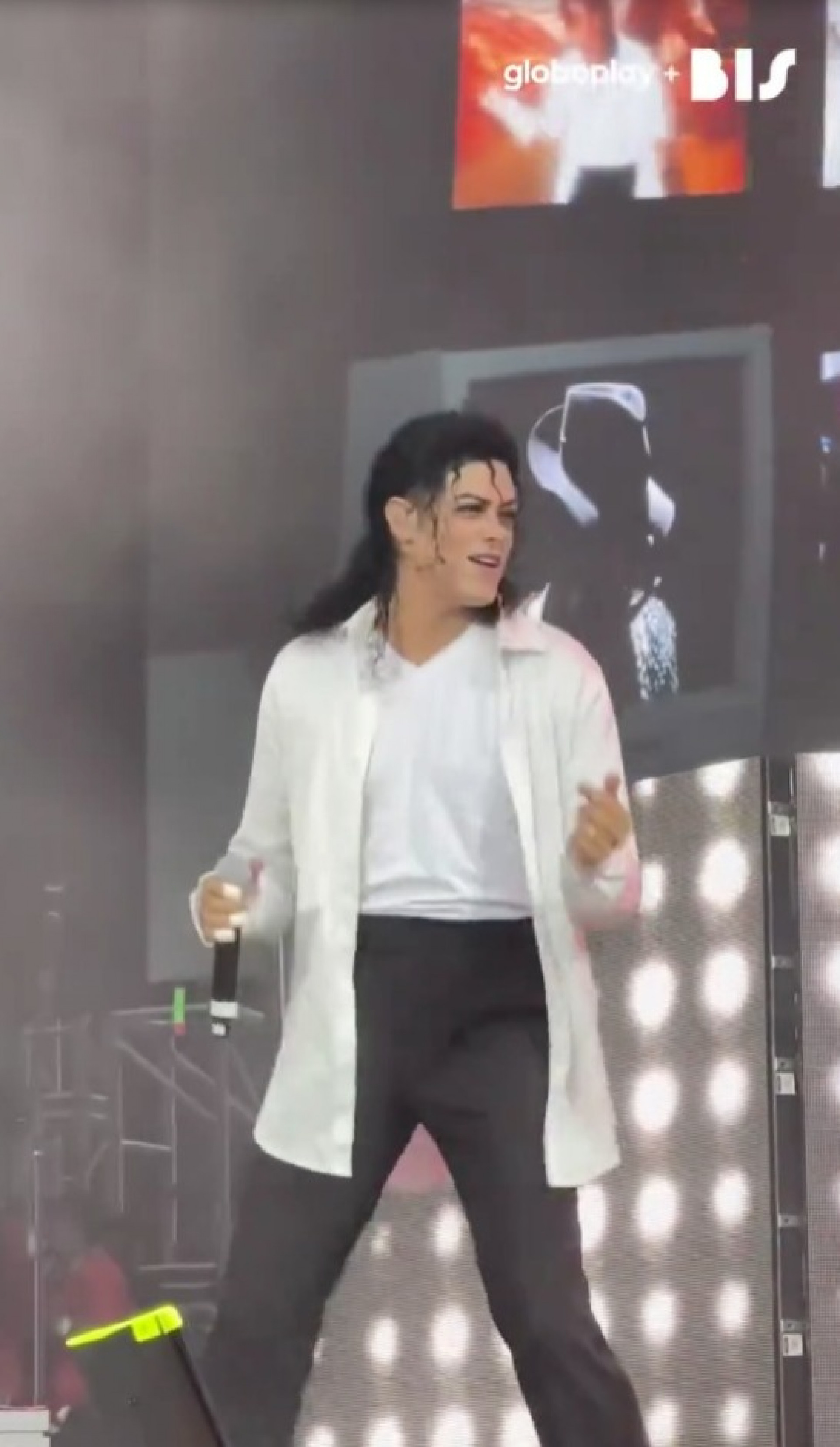 MC Livinho faz tributo a Michael Jackson no último dia do Lollapalooza com participação de Rodrigo Teaser - Reprodução