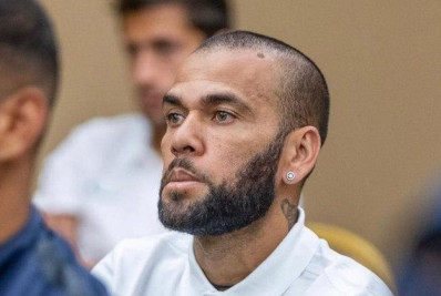 Daniel Alves paga fiança de 1 milhão de euros
