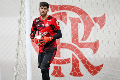 Goleiro do Flamengo relembra passagem por futebol saudita e exalta Cristiano Ronaldo: 'Um animal'