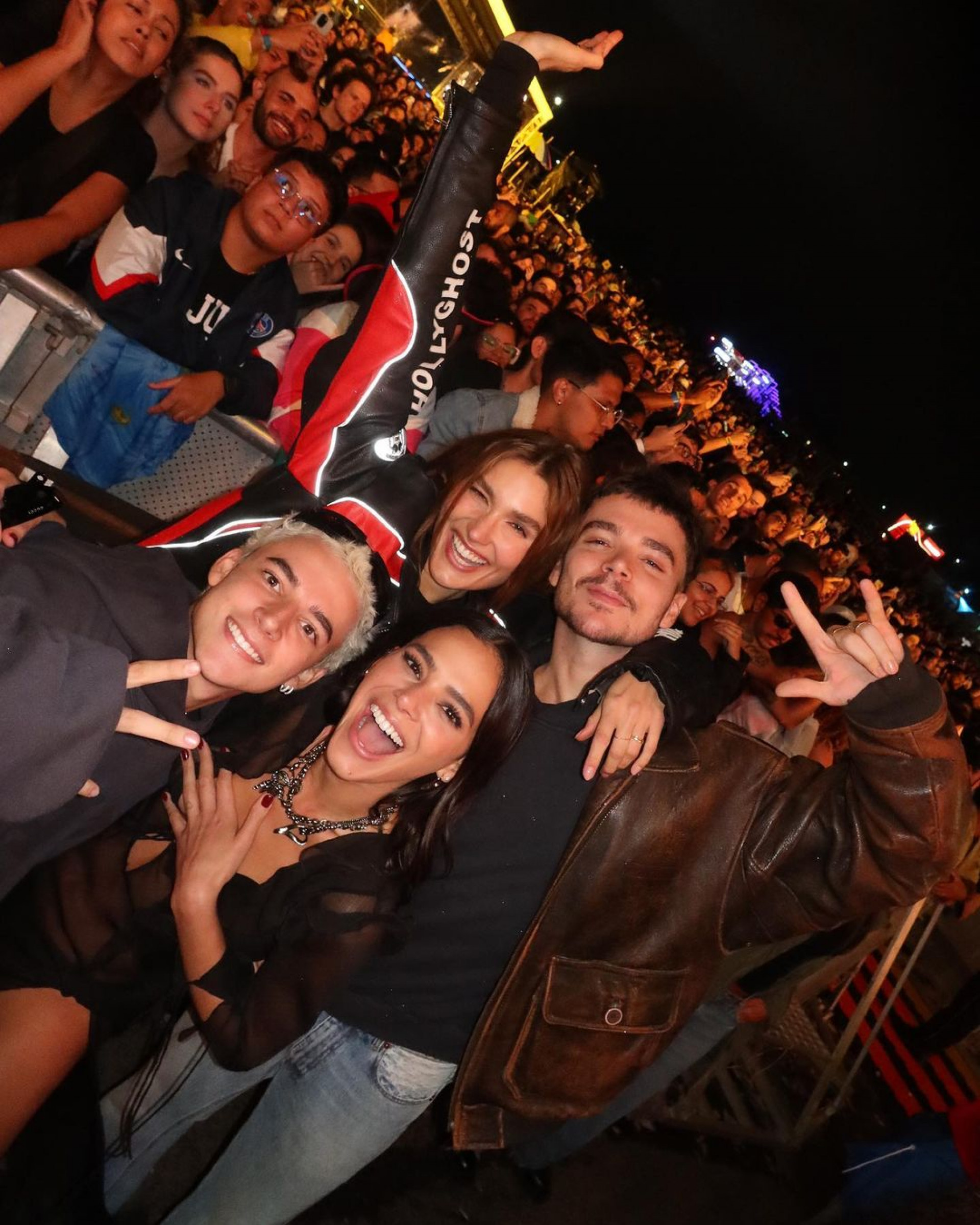 Sasha Meneghel compartilhou cliques especiais no Lollapalooza ao lado do marido e Bruna Marquezine - Reprodução / Instagram 